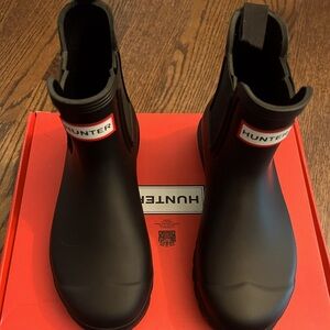 Hunter Original Chelsea Boot size 7 new in box
